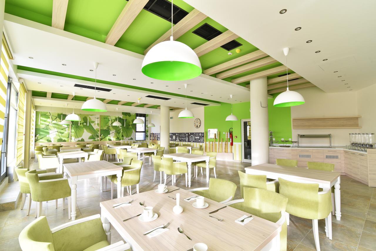 פירוט Hotel Ana Lux Spa מראה חיצוני תמונה