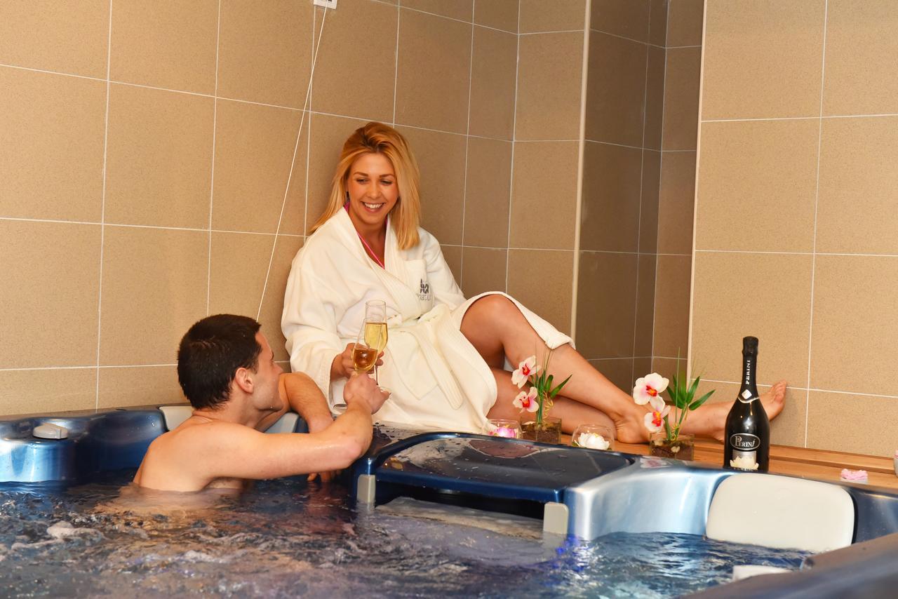 פירוט Hotel Ana Lux Spa מראה חיצוני תמונה